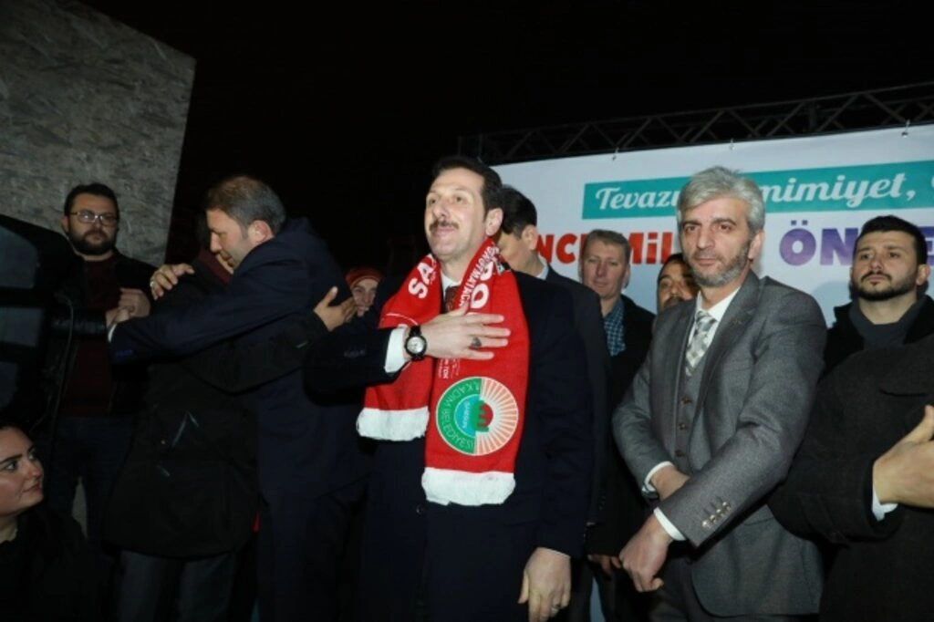 İLKADIM’DA CUMHUR’UN GÖVDE GÖSTERİSİ