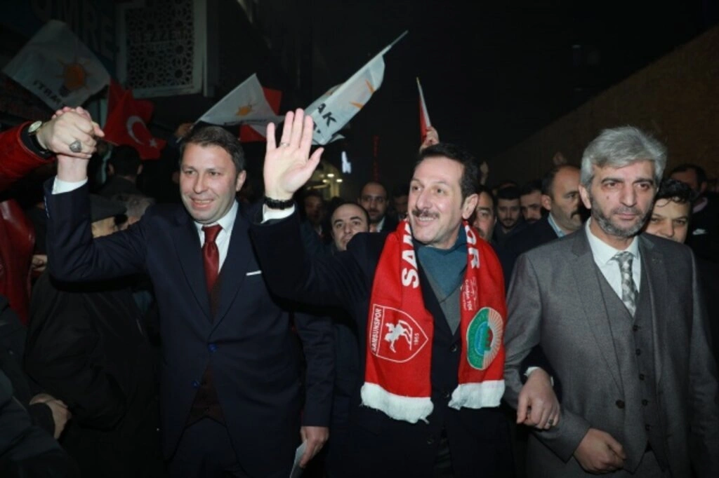 İLKADIM’DA CUMHUR’UN GÖVDE GÖSTERİSİ