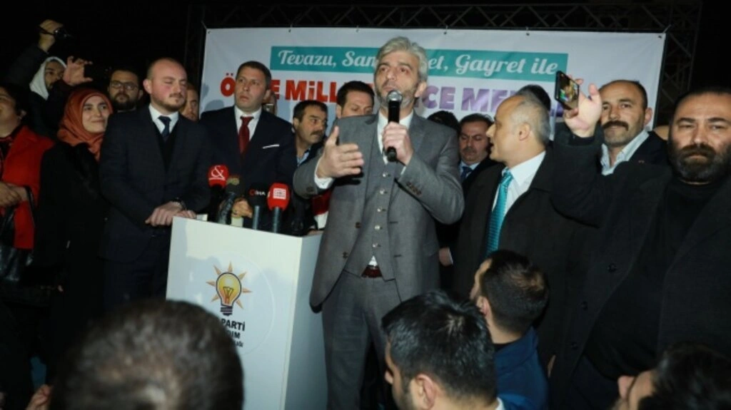 İLKADIM’DA CUMHUR’UN GÖVDE GÖSTERİSİ