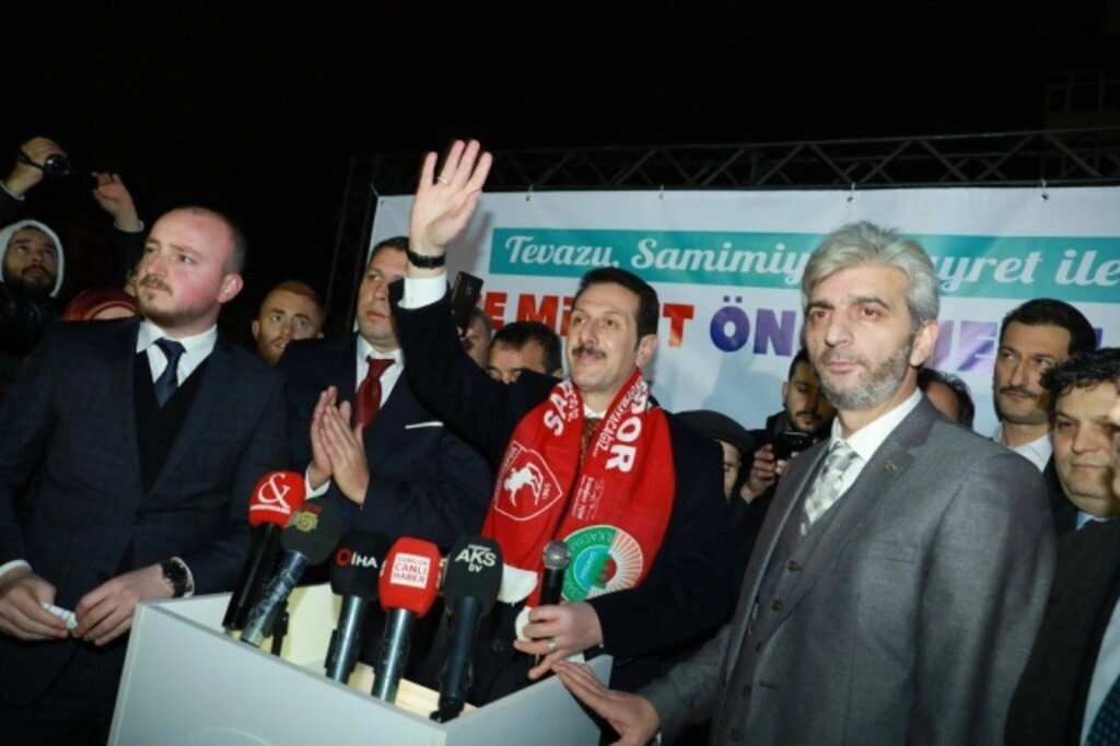 İLKADIM’DA CUMHUR’UN GÖVDE GÖSTERİSİ