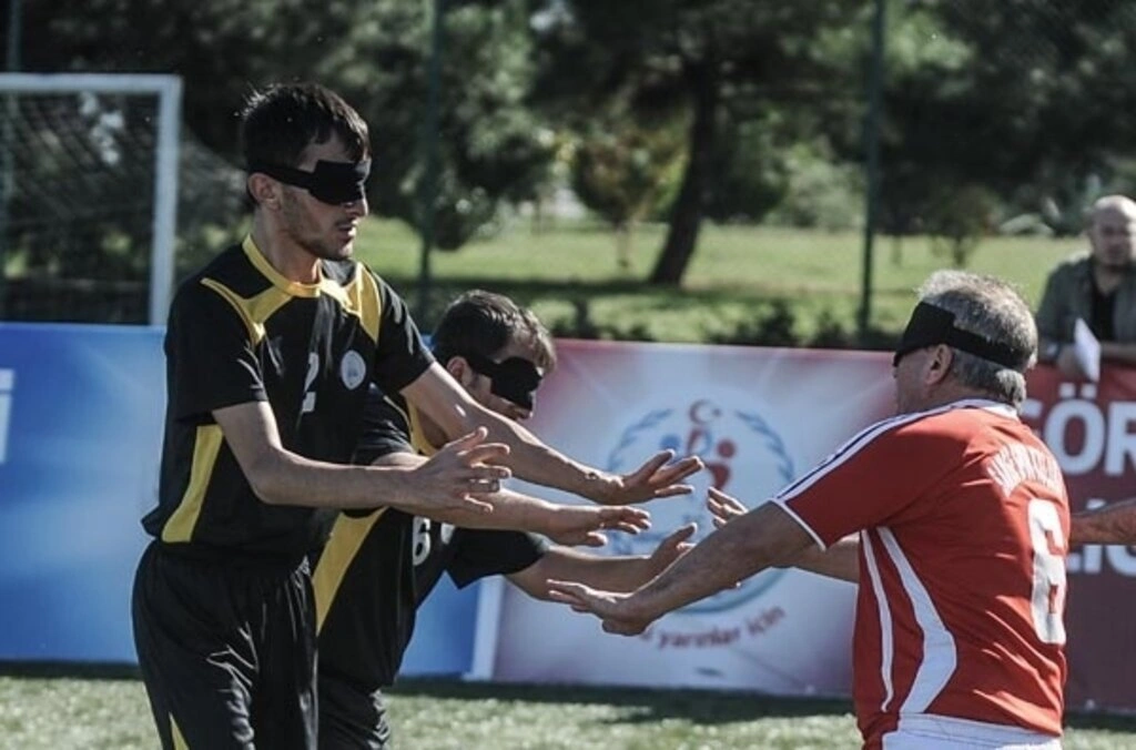 'Zilli top' onları hayata bağlıyor