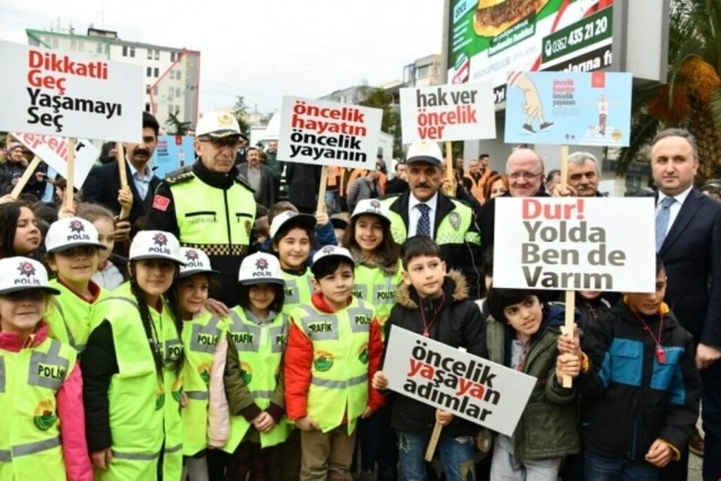 Öncelik Hayatın, Öncelik Yayanın