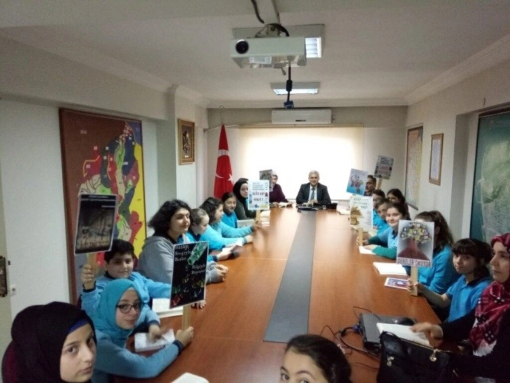 CANİK OKUYOR!