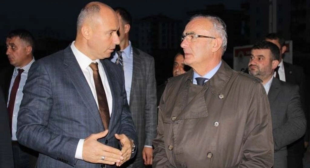 Başkan Yusuf Ziya Yılmaz Tekkeköy'de