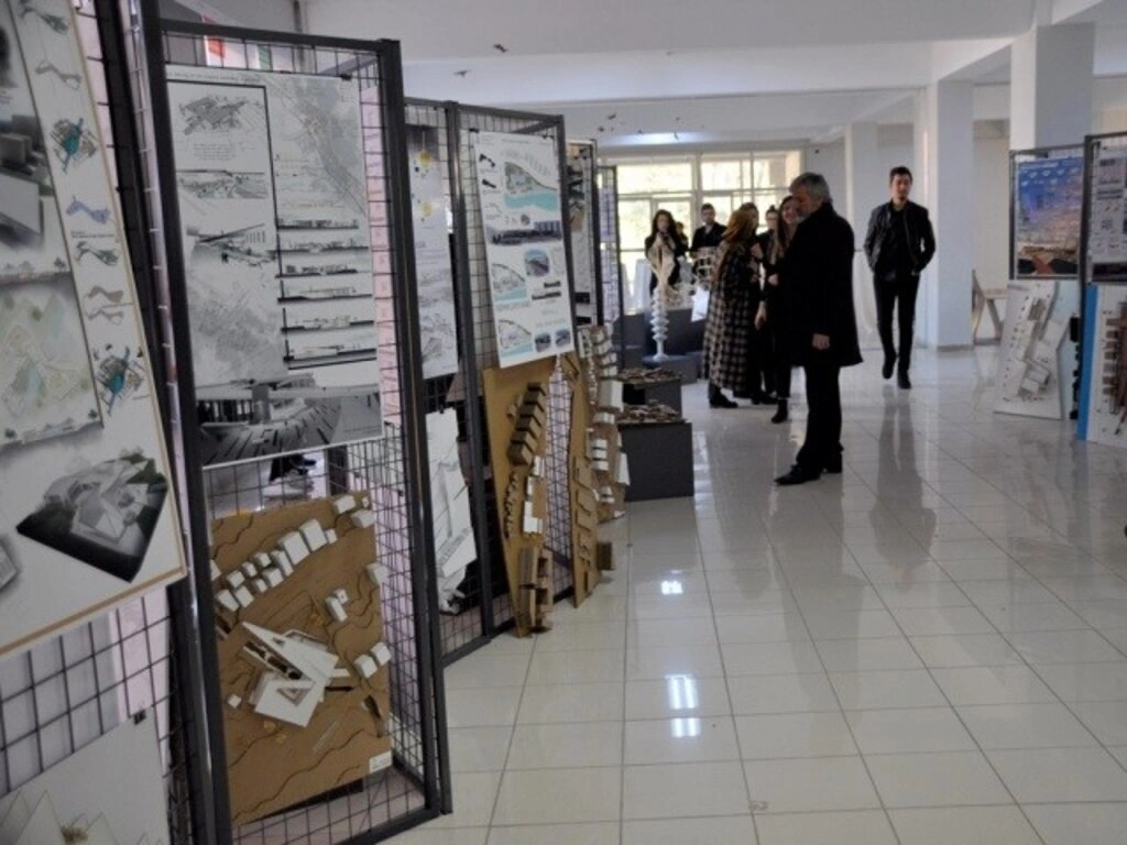 Mimarlık Fakültesi Öğrenci Projeleri Sergisi Açıldı
