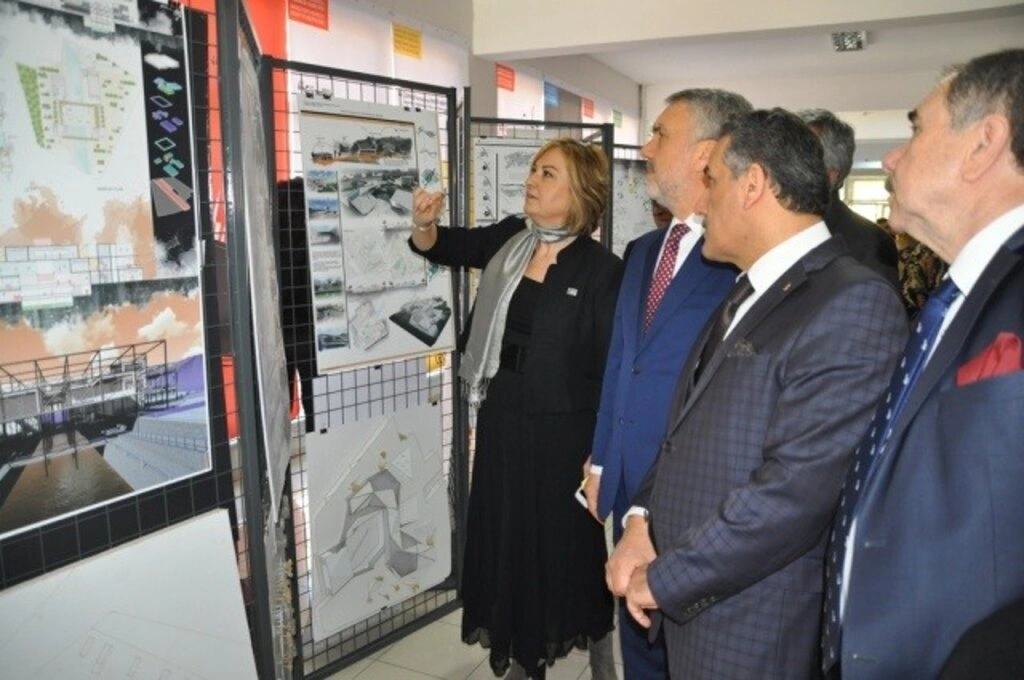 Mimarlık Fakültesi Öğrenci Projeleri Sergisi Açıldı