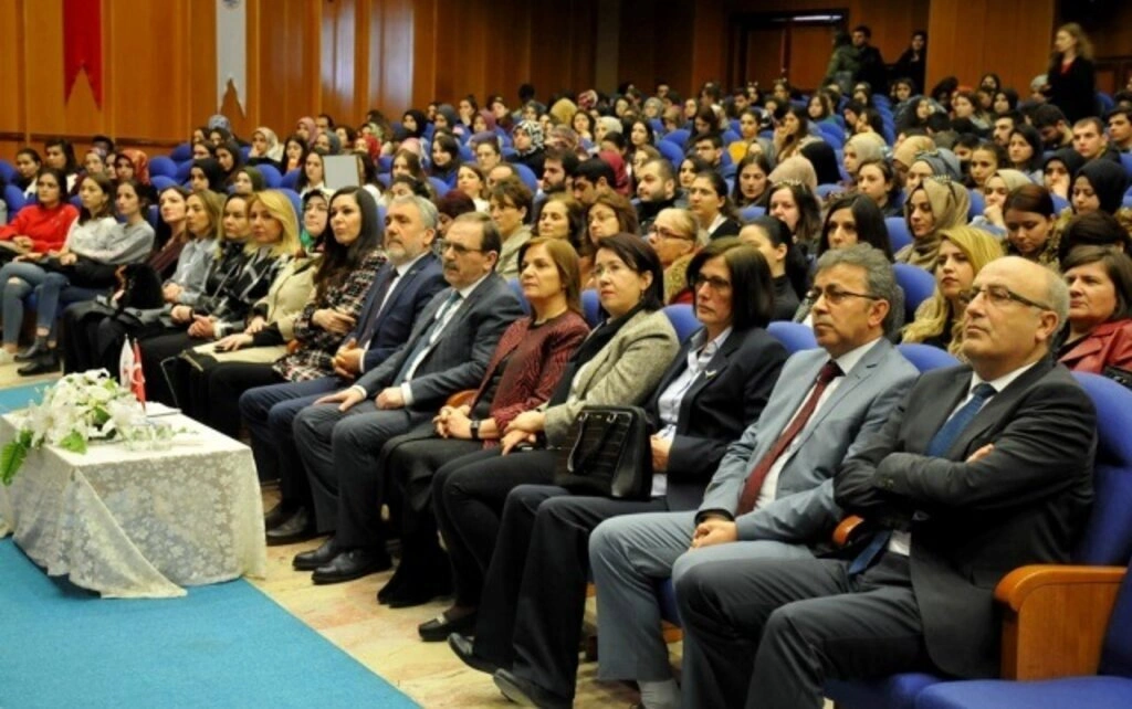 Ondokuz Mayıs Üniversitesi'nde 8 Mart Dünya Kadınlar Günü kutlaması