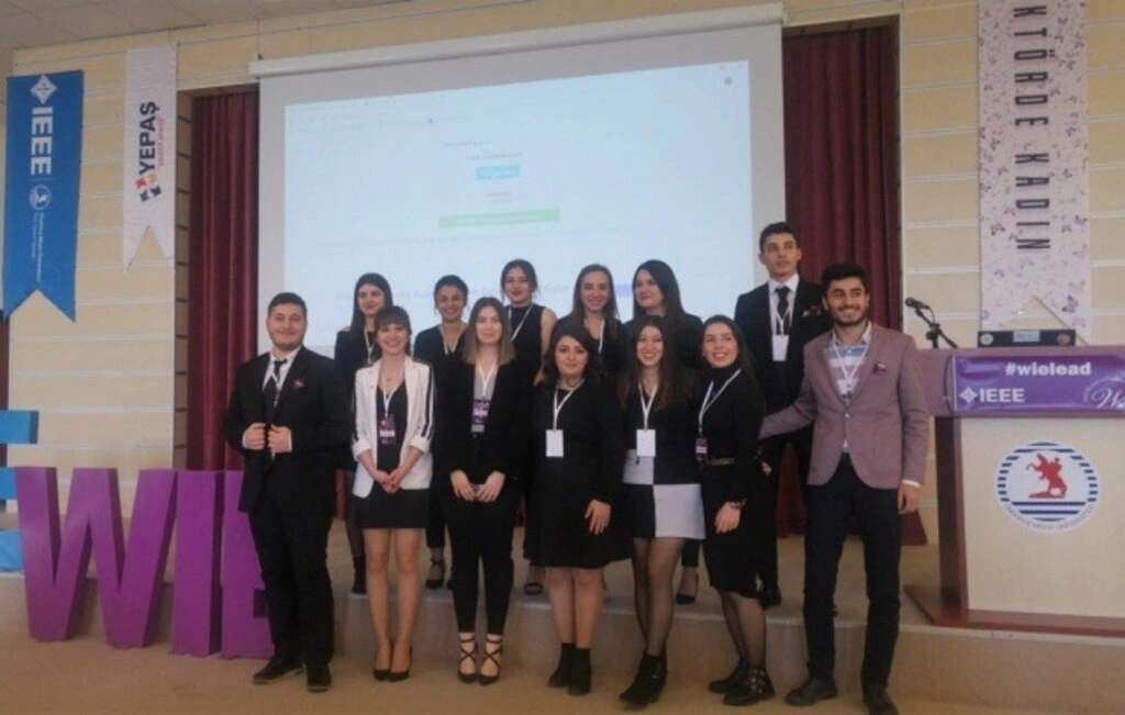 Hayata Alın Terini Katan Sektördeki Kadınlar