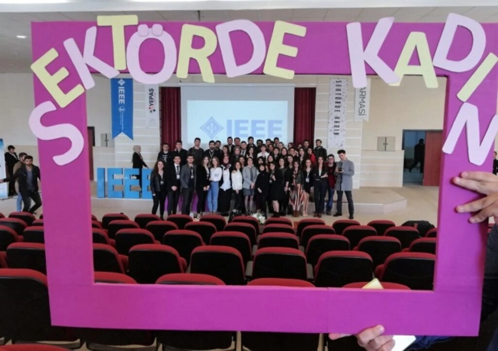 Hayata Alın Terini Katan Sektördeki Kadınlar