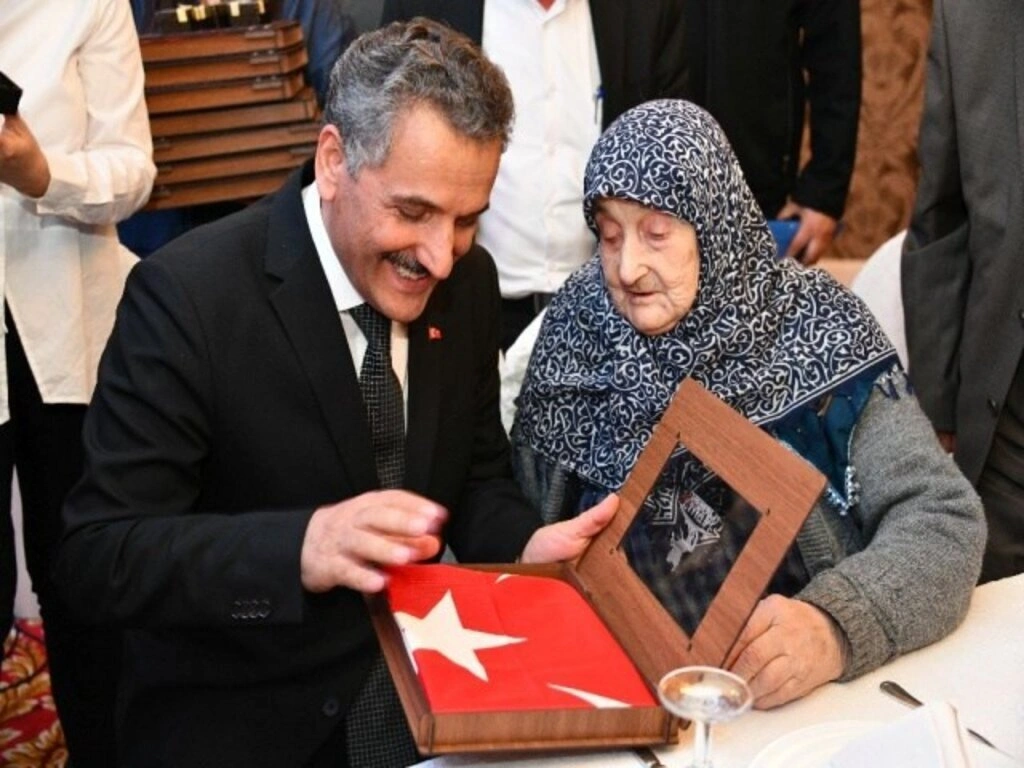 100 yıla tanıklık edenler Atatürk ve Milli Mücadele'yi anlattı
