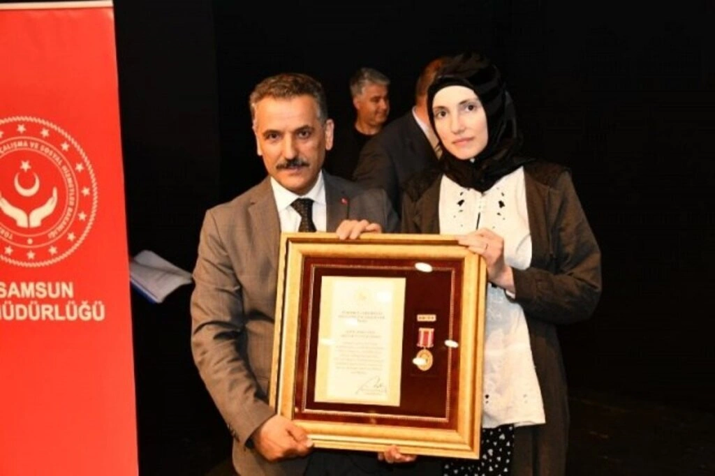Devlet Övünç Madalyası Ve Beratı Samsunlu Şehit Aileleri Ve Gazilere Tevdi edildi