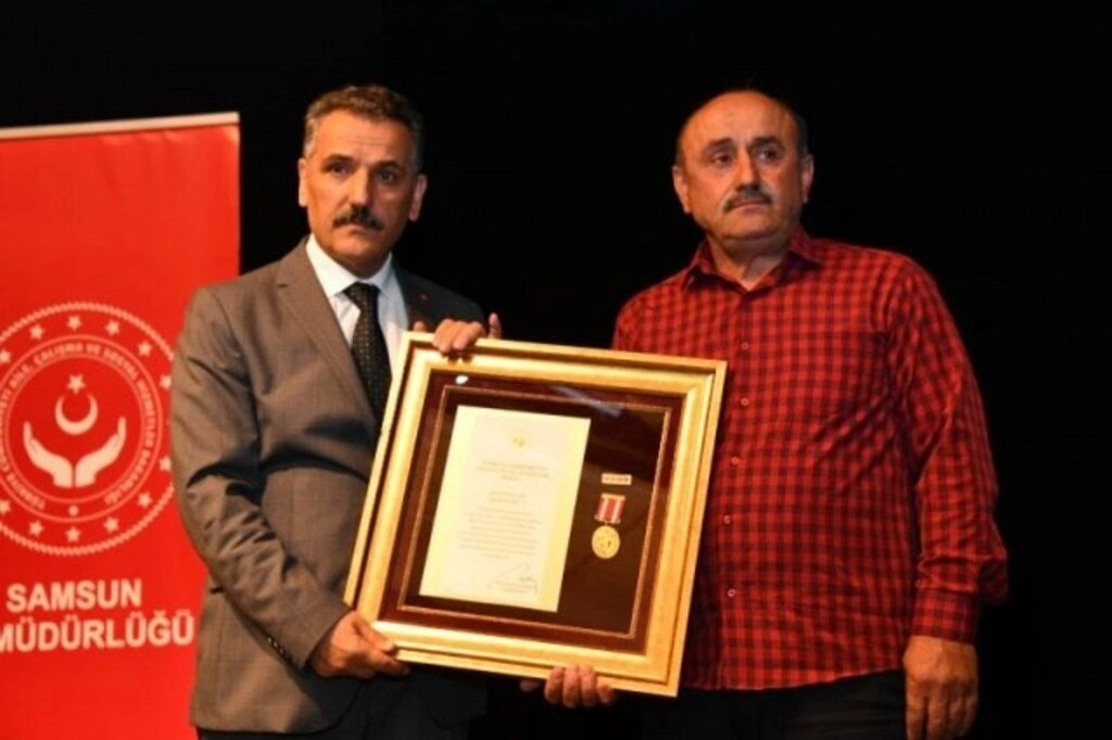 Devlet Övünç Madalyası Ve Beratı Samsunlu Şehit Aileleri Ve Gazilere Tevdi edildi