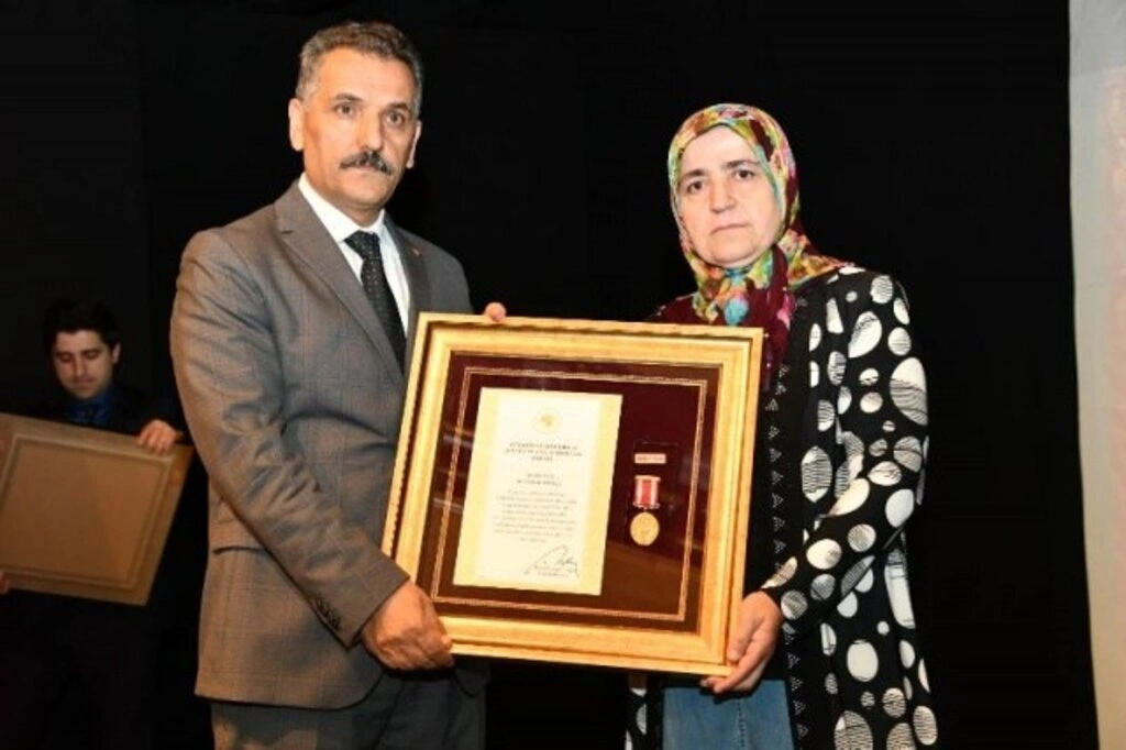 Devlet Övünç Madalyası Ve Beratı Samsunlu Şehit Aileleri Ve Gazilere Tevdi edildi