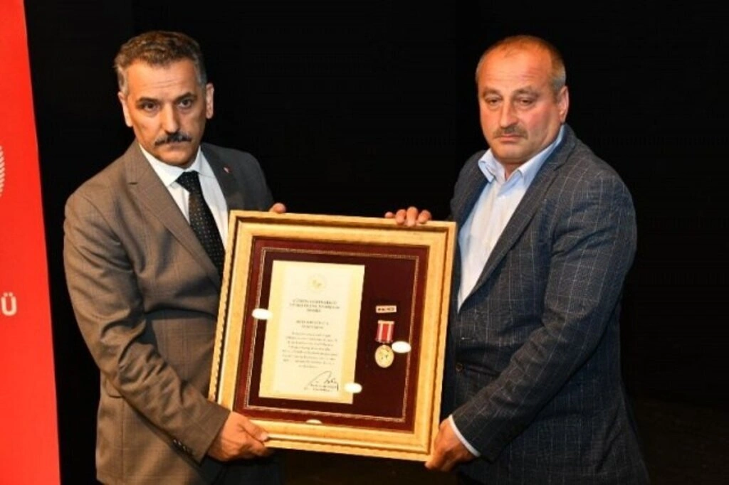 Devlet Övünç Madalyası Ve Beratı Samsunlu Şehit Aileleri Ve Gazilere Tevdi edildi
