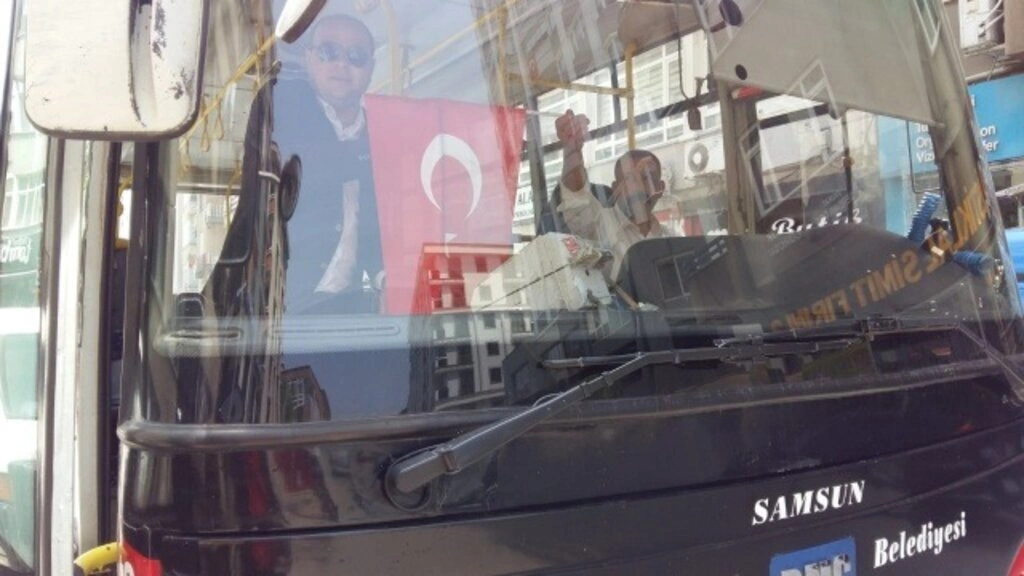 SAMGİAD ve TÜGİK ailesi 1919 adet Türk Bayrağı Dağıttı