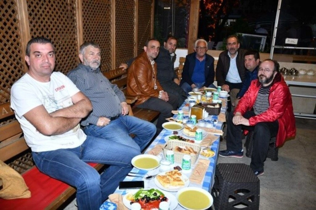 Buğday Pazarı esnafı iftar sofrasında buluştu