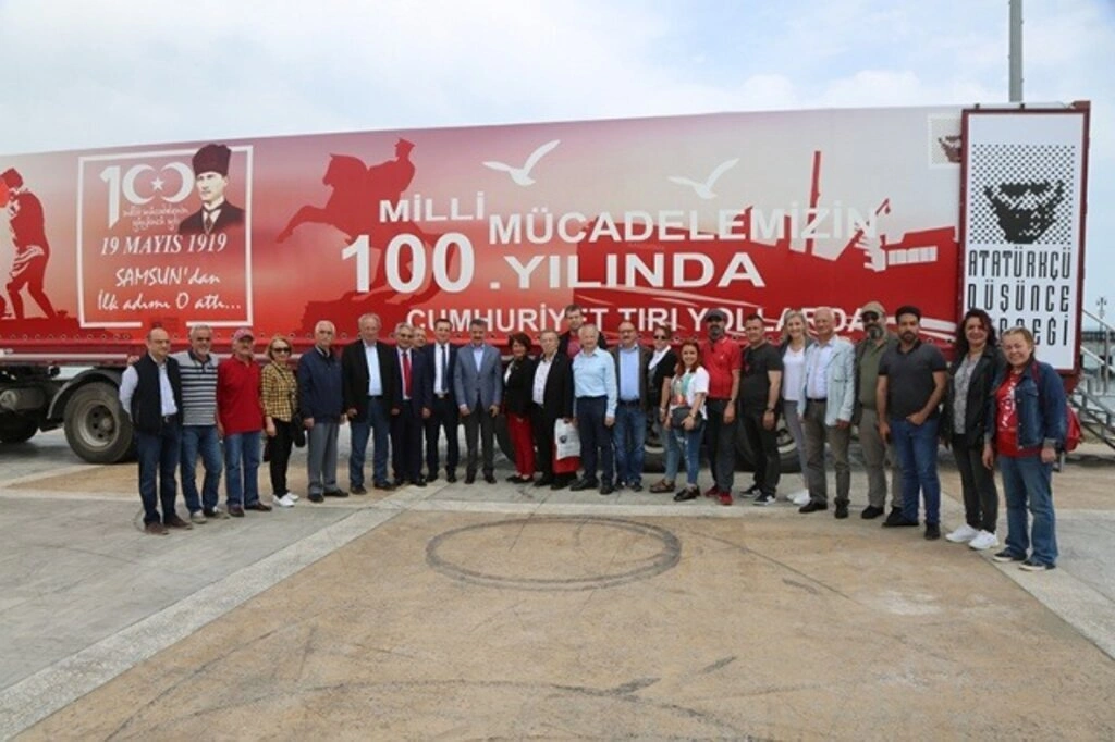 'Cumhuriyet Tırı' Atakum'da