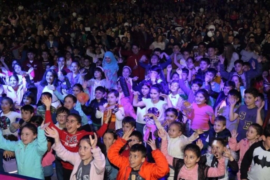SELE SEPET TOP KANDİL COŞKUYLA KUTLANDI