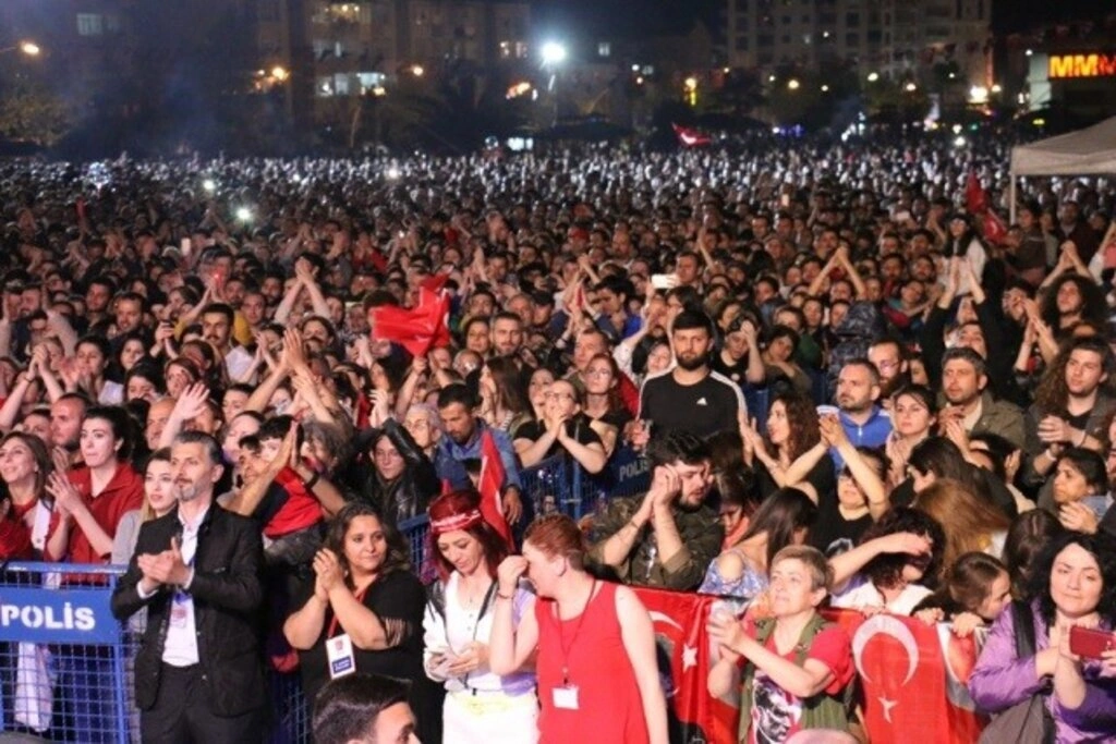 Atakum'da muhteşem 100. yıl konseri!