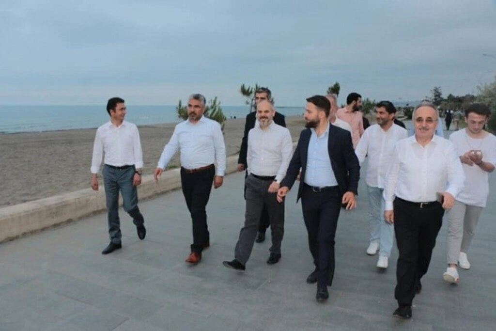 AK PARTİ SAMSUN BAYRAM'DA HERKESLE KUCAKLAŞTI