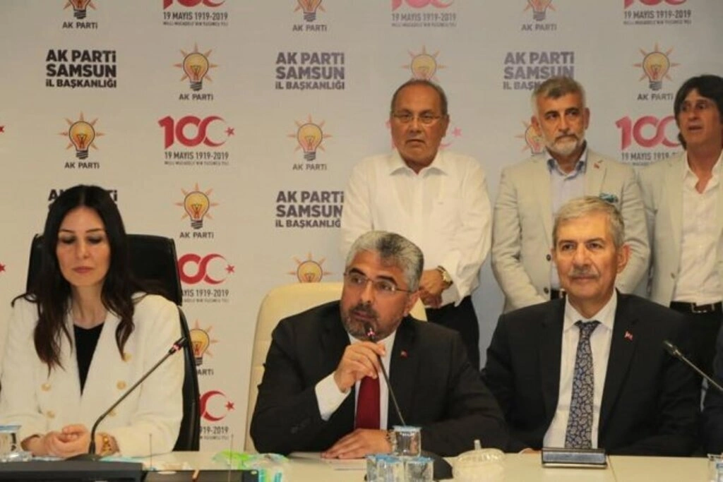 AK PARTİ SAMSUN BAYRAM'DA HERKESLE KUCAKLAŞTI
