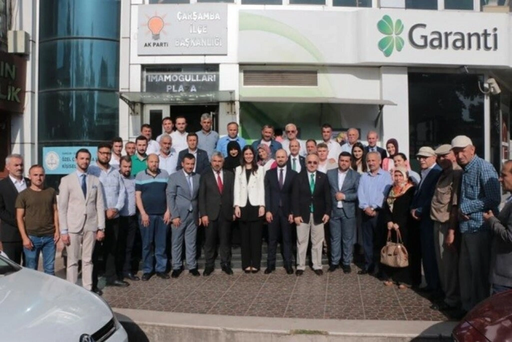 AK PARTİ SAMSUN BAYRAM'DA HERKESLE KUCAKLAŞTI