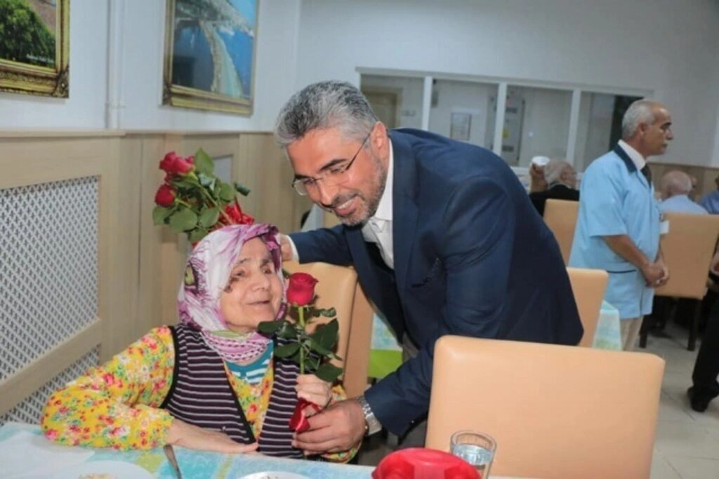AK PARTİ SAMSUN BAYRAM'DA HERKESLE KUCAKLAŞTI