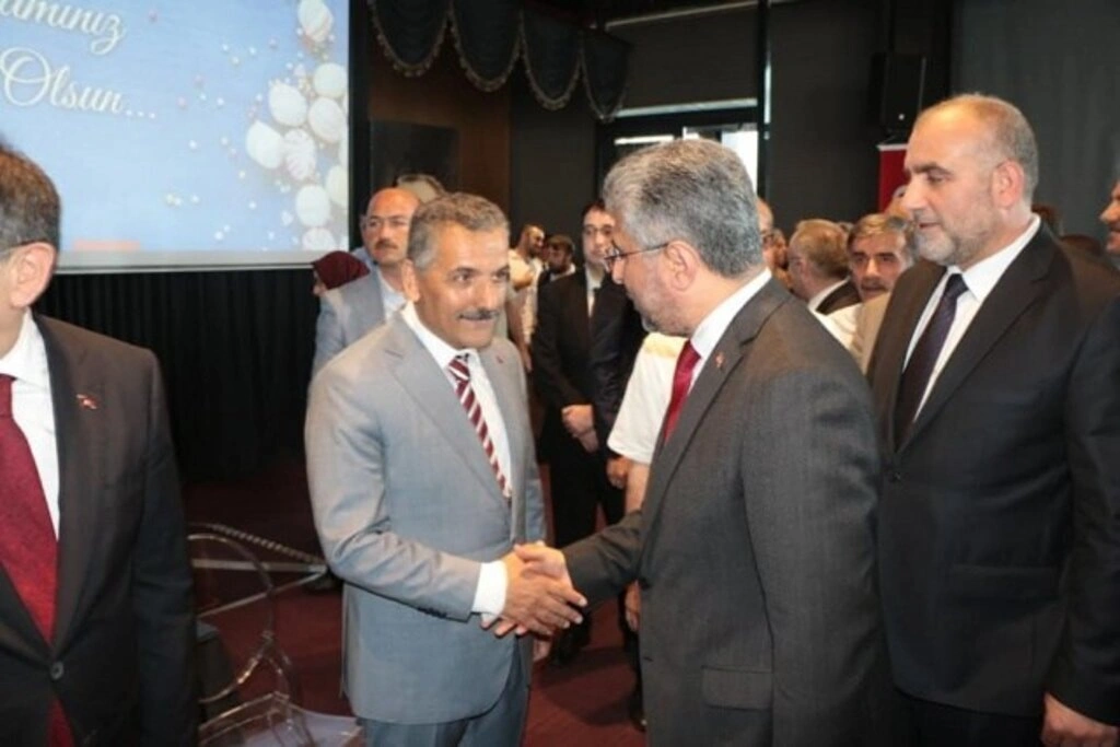 AK PARTİ SAMSUN BAYRAM'DA HERKESLE KUCAKLAŞTI