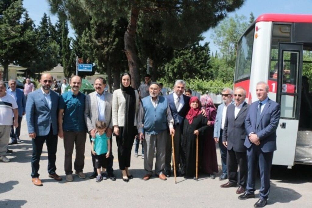 AK PARTİ SAMSUN BAYRAM'DA HERKESLE KUCAKLAŞTI