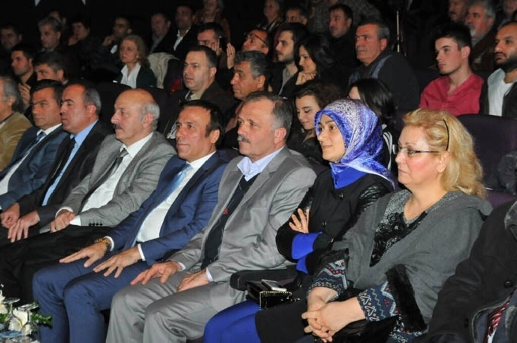 BAŞKAN GENÇ ÖĞRETMENİNİ UNUTMADI