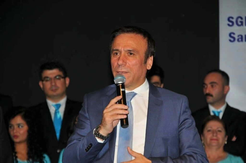 BAŞKAN GENÇ ÖĞRETMENİNİ UNUTMADI