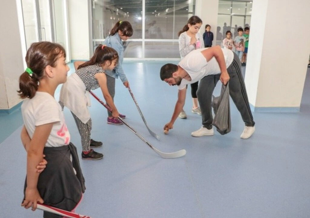 SAMSUN'DA BUZ HOKEYİ BRANŞININ ALT YAPI TEMELİ ATILDI