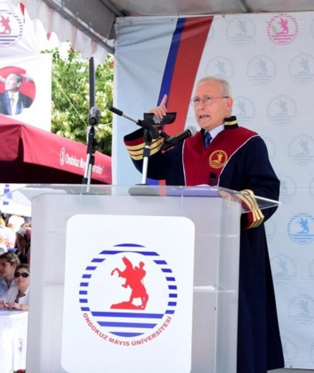 Samsun Eğitim Fakültesinde Mezuniyet Sevinci