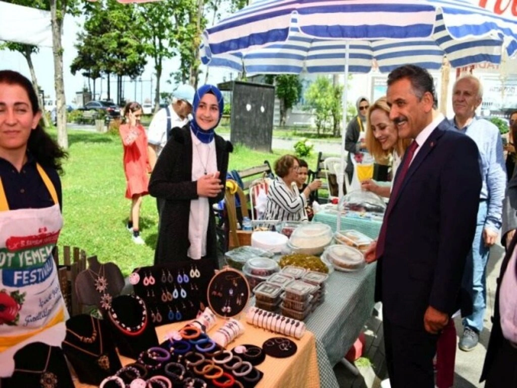 Yöresel Ot Yemekleri Festivali Samsun'da düzenlendi