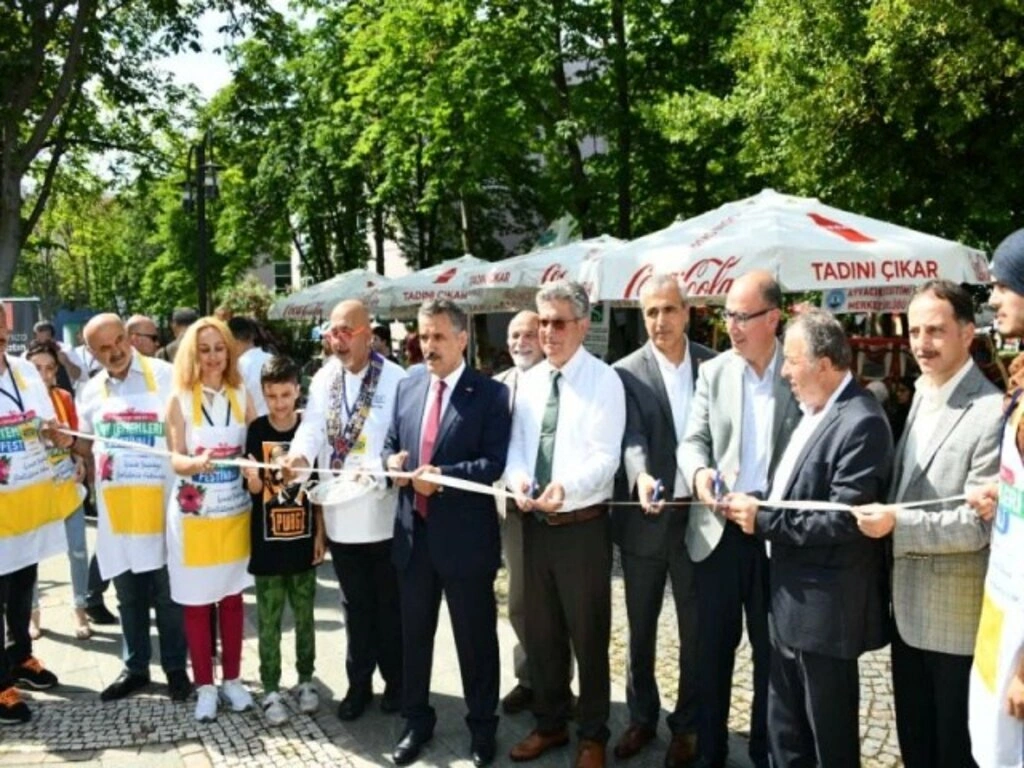 Yöresel Ot Yemekleri Festivali Samsun'da düzenlendi