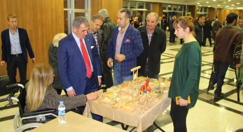 AK Parti'den Engelliler Günü programı