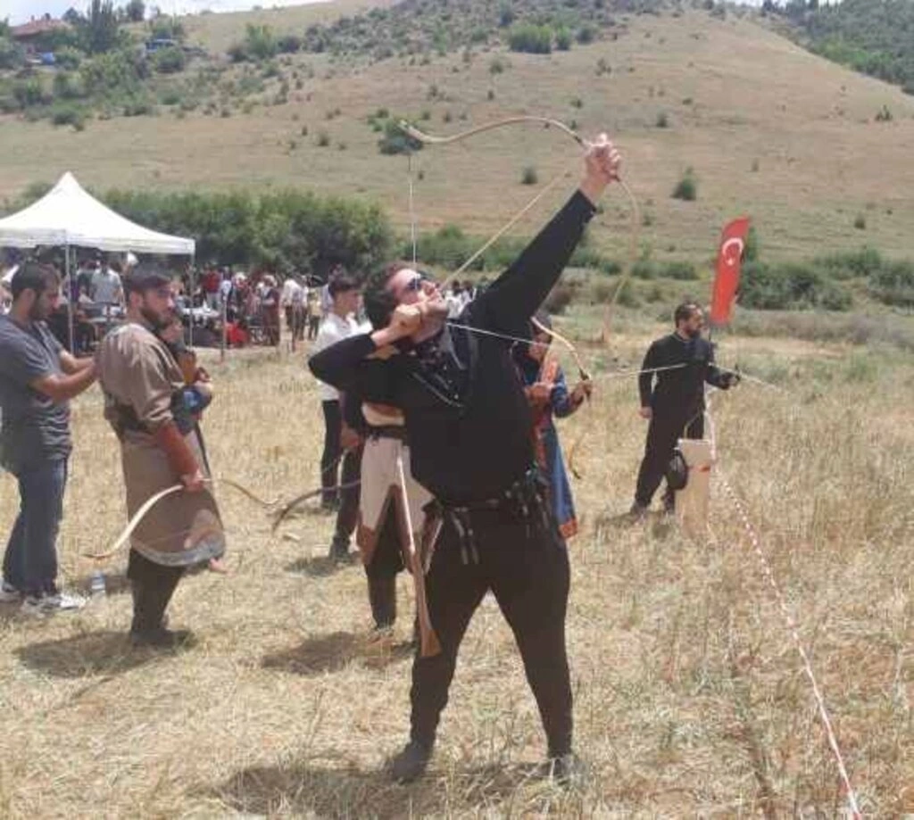 Samsun Takımı Geleneksel Okçuluk Yarışmasına Katıldı
