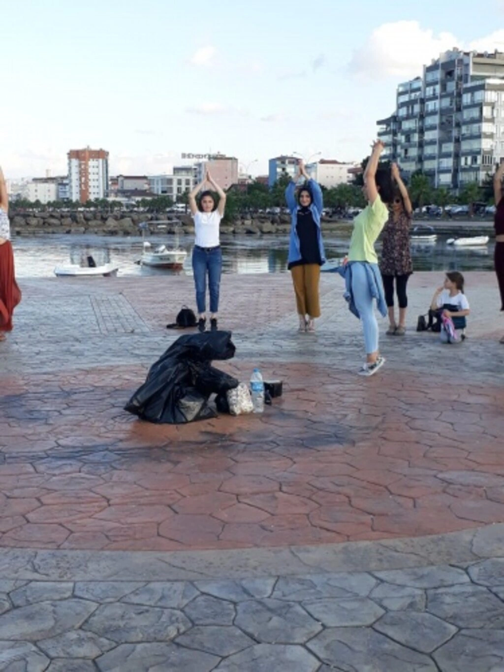 TOG Samsun İğne Deliği Gençlik Merkezi üyeleri Atakum Sahilinde temizlik yaptı