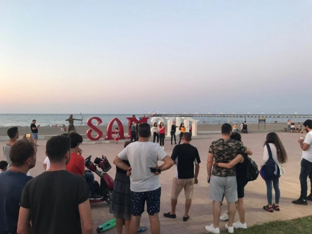 TOG Samsun İğne Deliği Gençlik Merkezi üyeleri Atakum Sahilinde temizlik yaptı