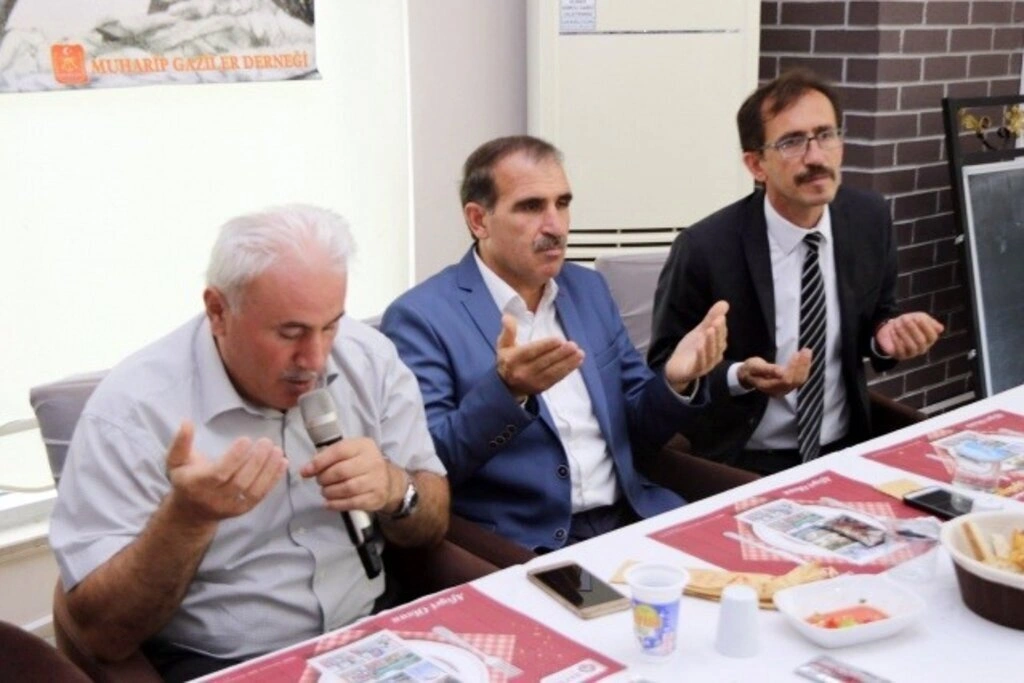 Kıbrıs Gazileri'ne Berat ve Madalyaları Tevcih edildi