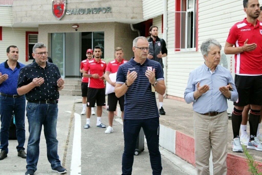 Samsunspor dualarla Bolu'ya hareket etti