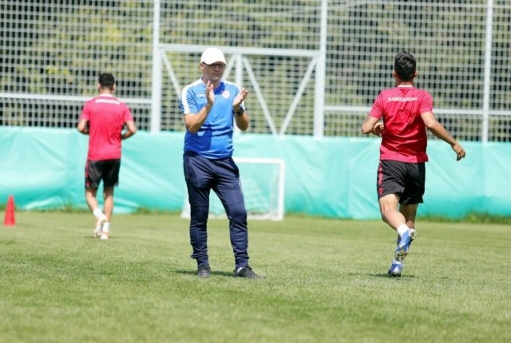 Samsunspor'un temposu ve hırsı, teknik heyetten alkış aldı