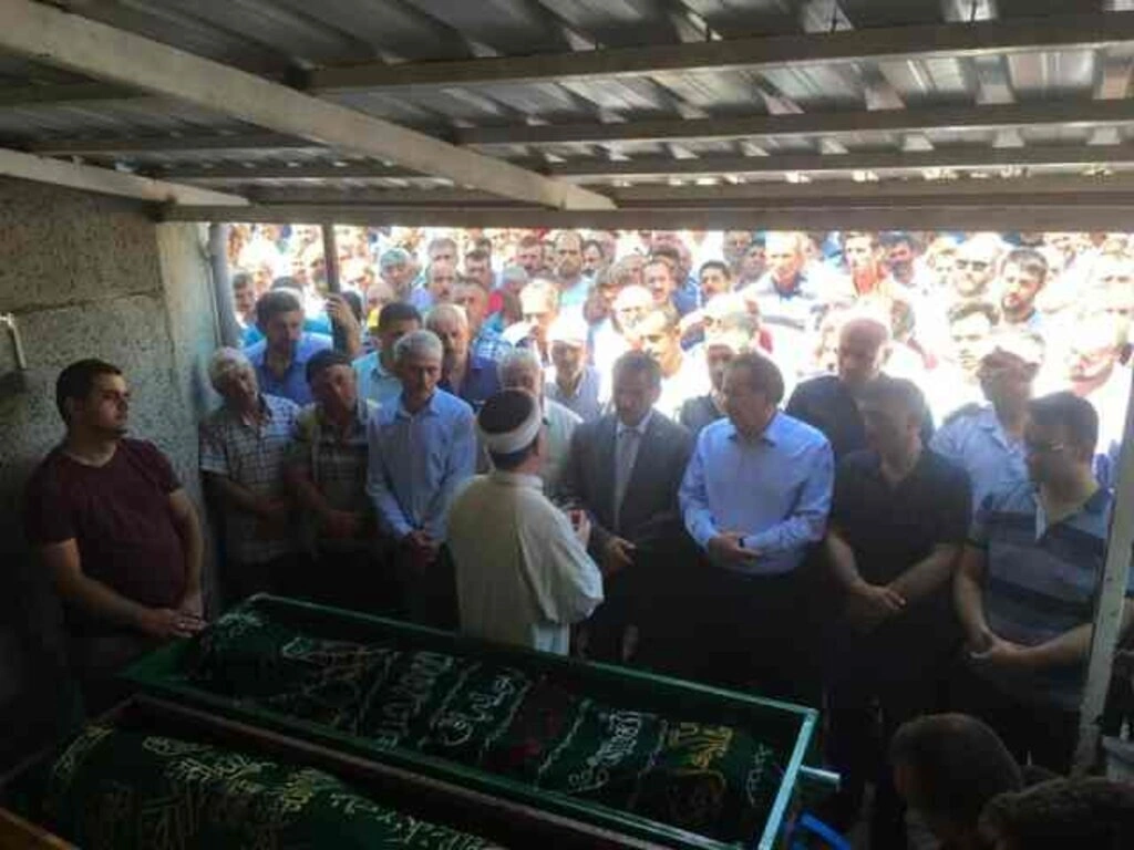3 kuzen gözyaşlarıyla toprağa verildi