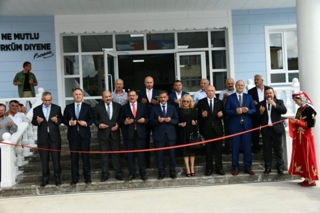 Dursun Korkmaz İlkokulu ve Ortaokulu Tekkeköy'de açıldı
