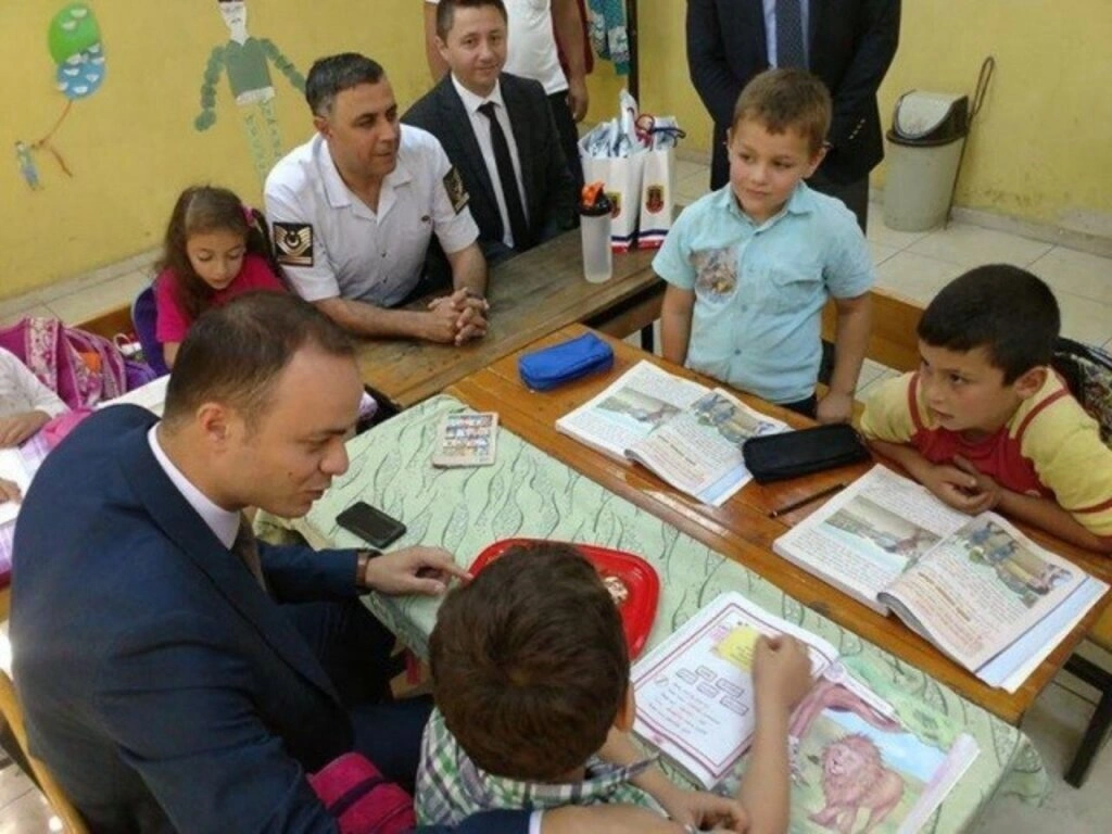 SALIPAZARI İLÇESİNDE DÜNYA ÇOCUK GÜNÜ ZİYARETİ