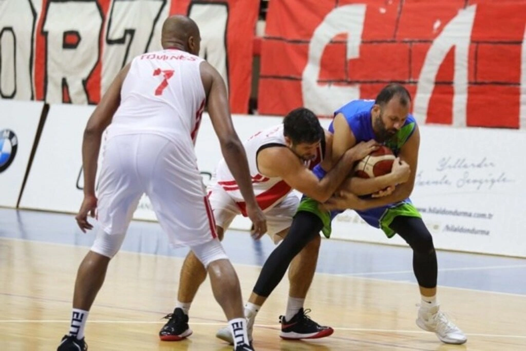Samsunspor Basketbol ilk maçında sahadan mağlup aydıldı