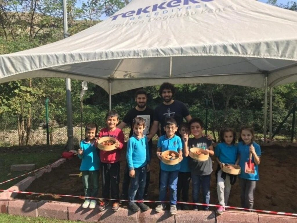 OMÜ Arkeoloji Bölümü TÜBİTAK Bilim Şenliği’nde Çocukları Eğitim