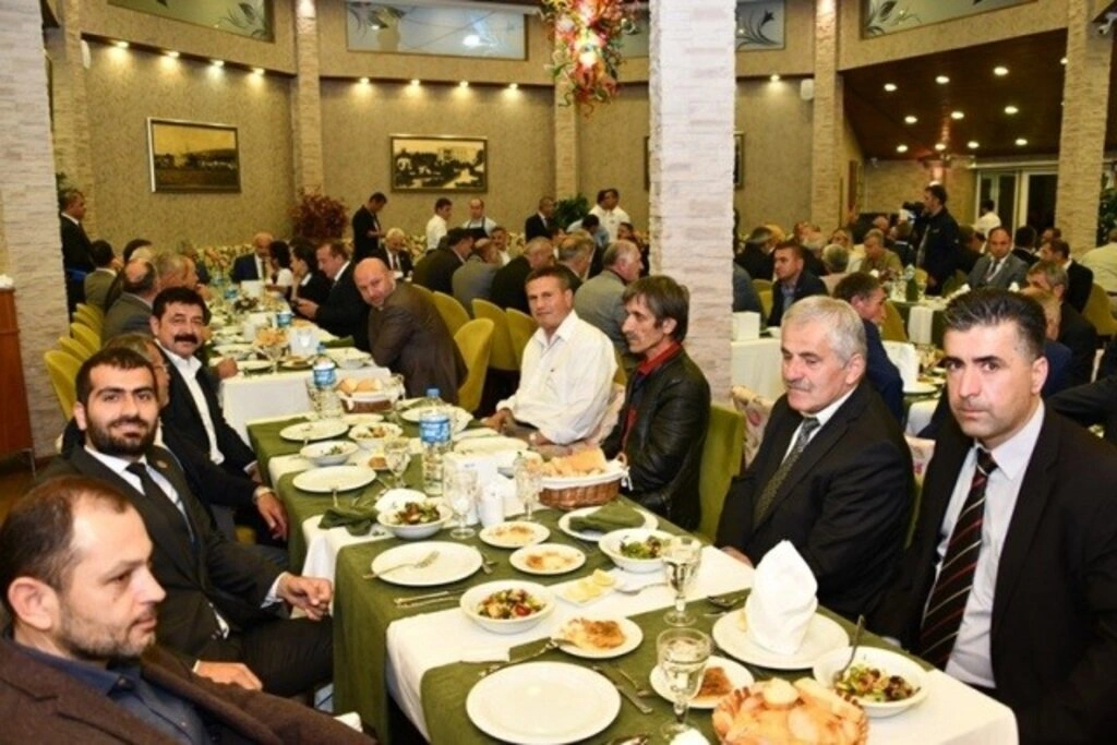 Muhtarlar Günü kapsamında Sevgi Kafe’de akşam yemeği düzenlendi
