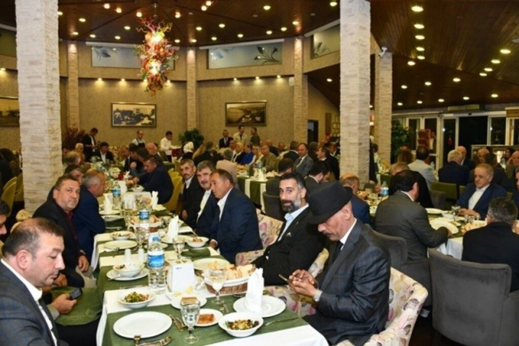 Muhtarlar Günü kapsamında Sevgi Kafe’de akşam yemeği düzenlendi