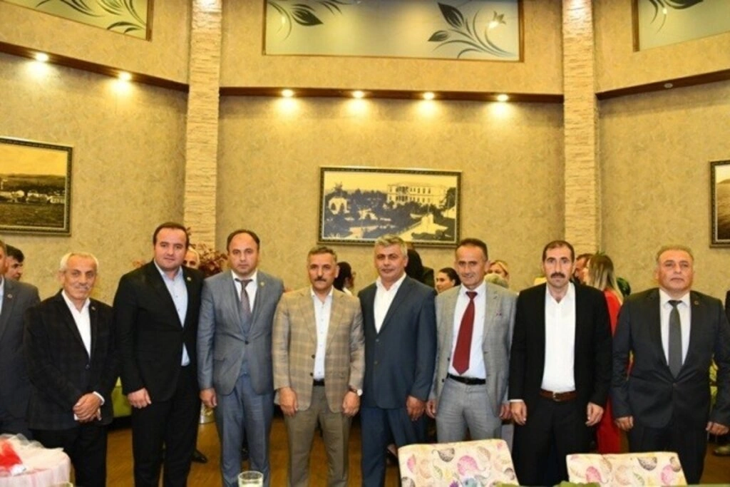 Muhtarlar Günü kapsamında Sevgi Kafe’de akşam yemeği düzenlendi